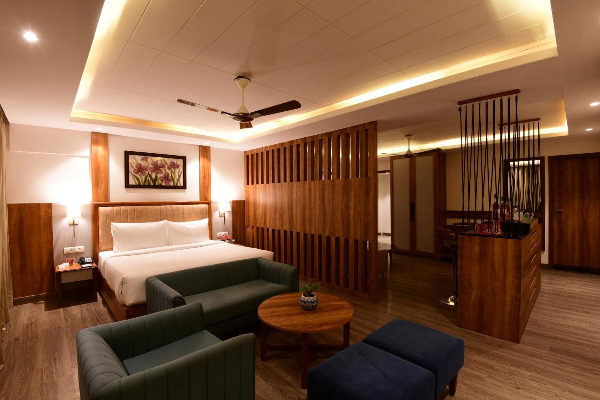 Ramada By Wyndham Kasauli Hotel Exterior photo