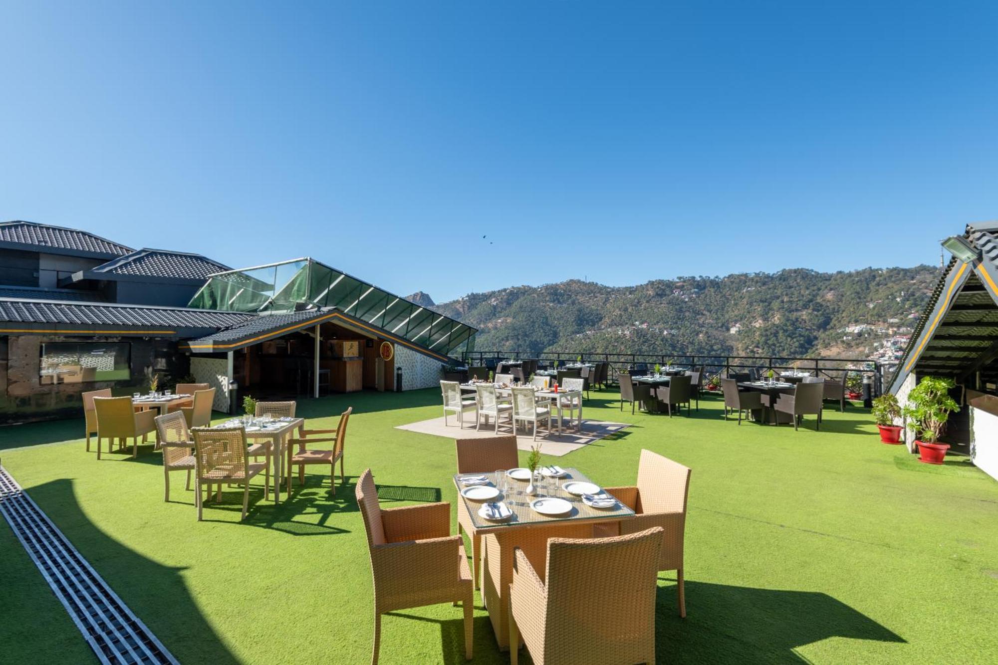 Ramada By Wyndham Kasauli Hotel Exterior photo