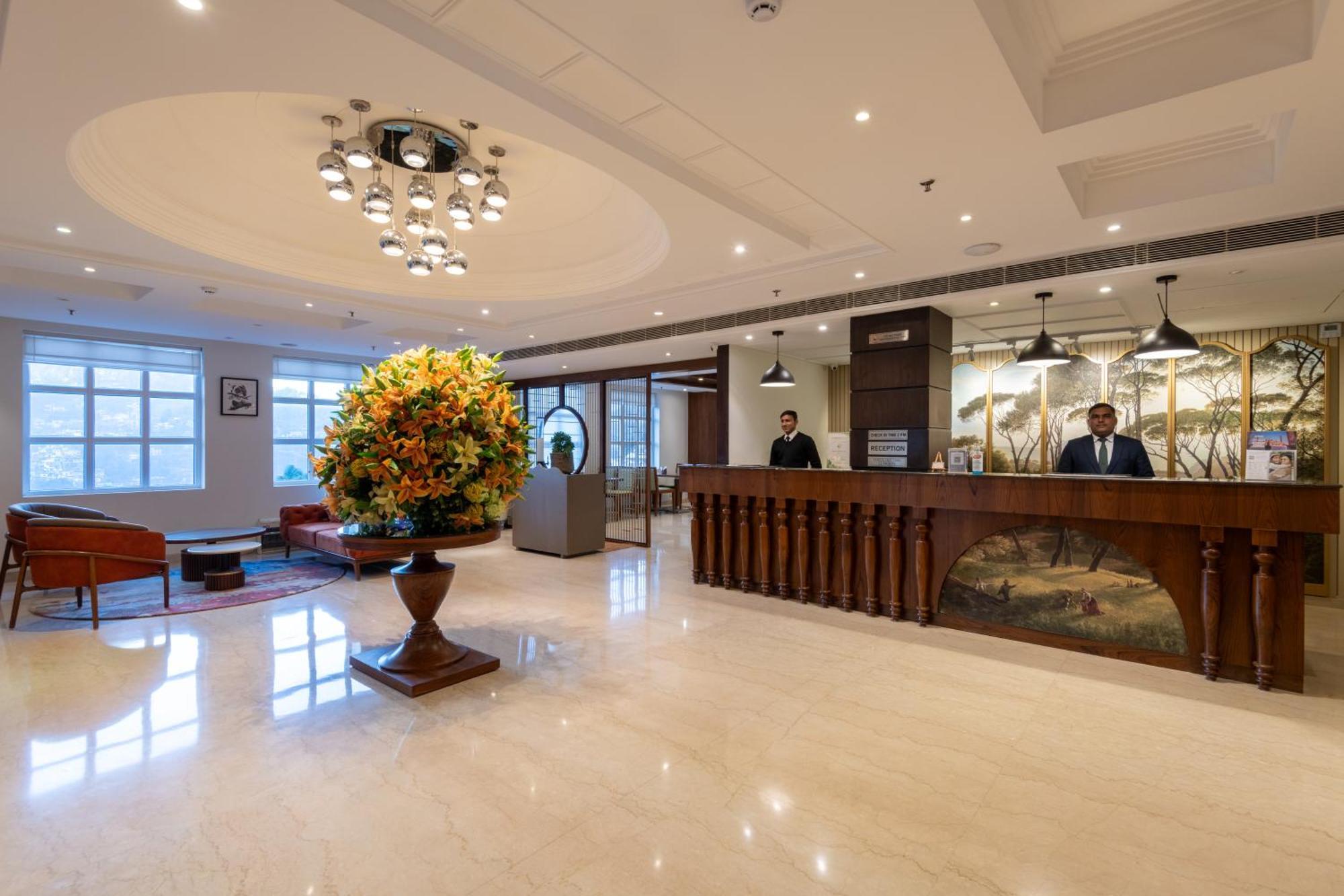 Ramada By Wyndham Kasauli Hotel Exterior photo