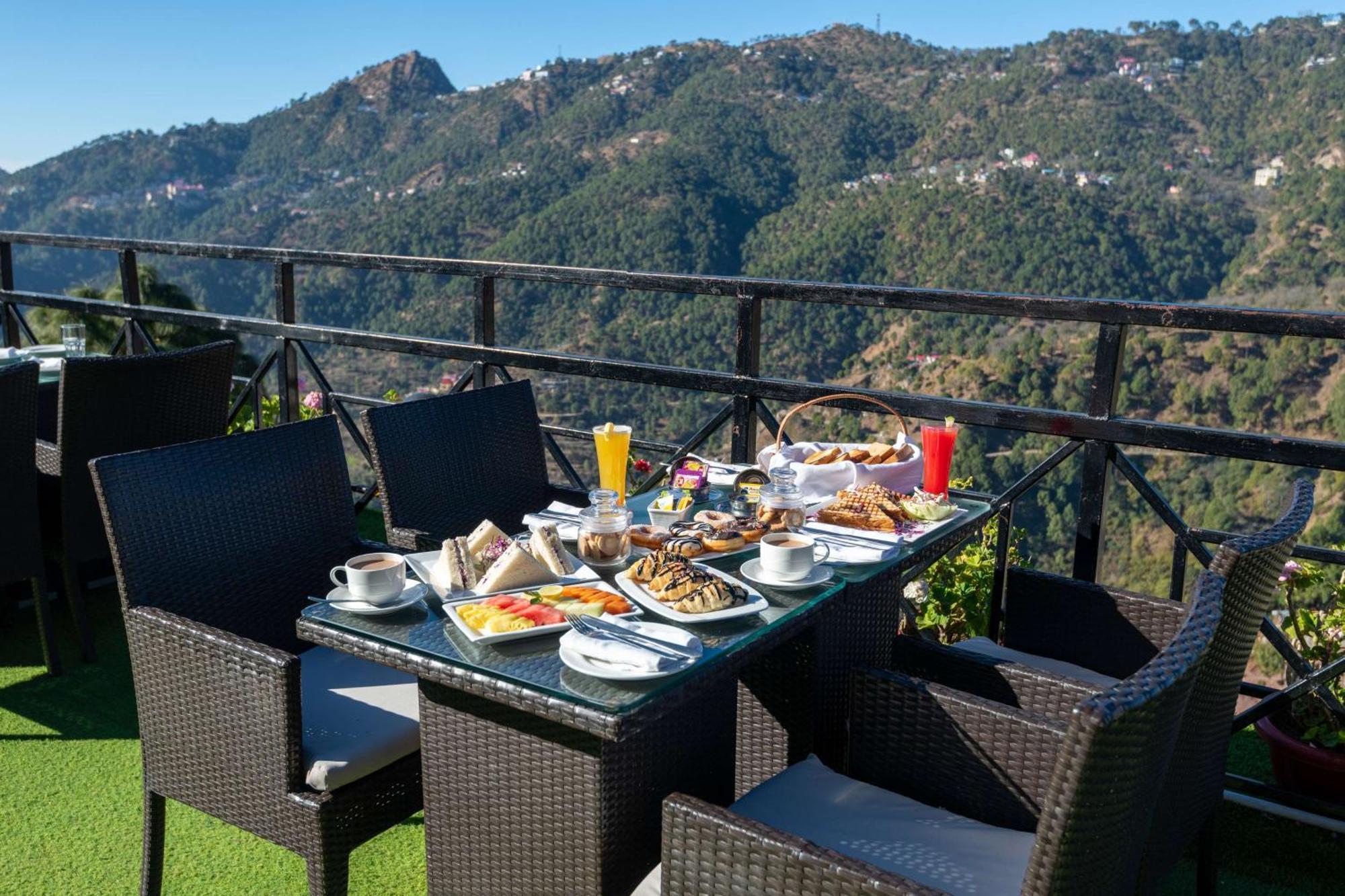 Ramada By Wyndham Kasauli Hotel Exterior photo