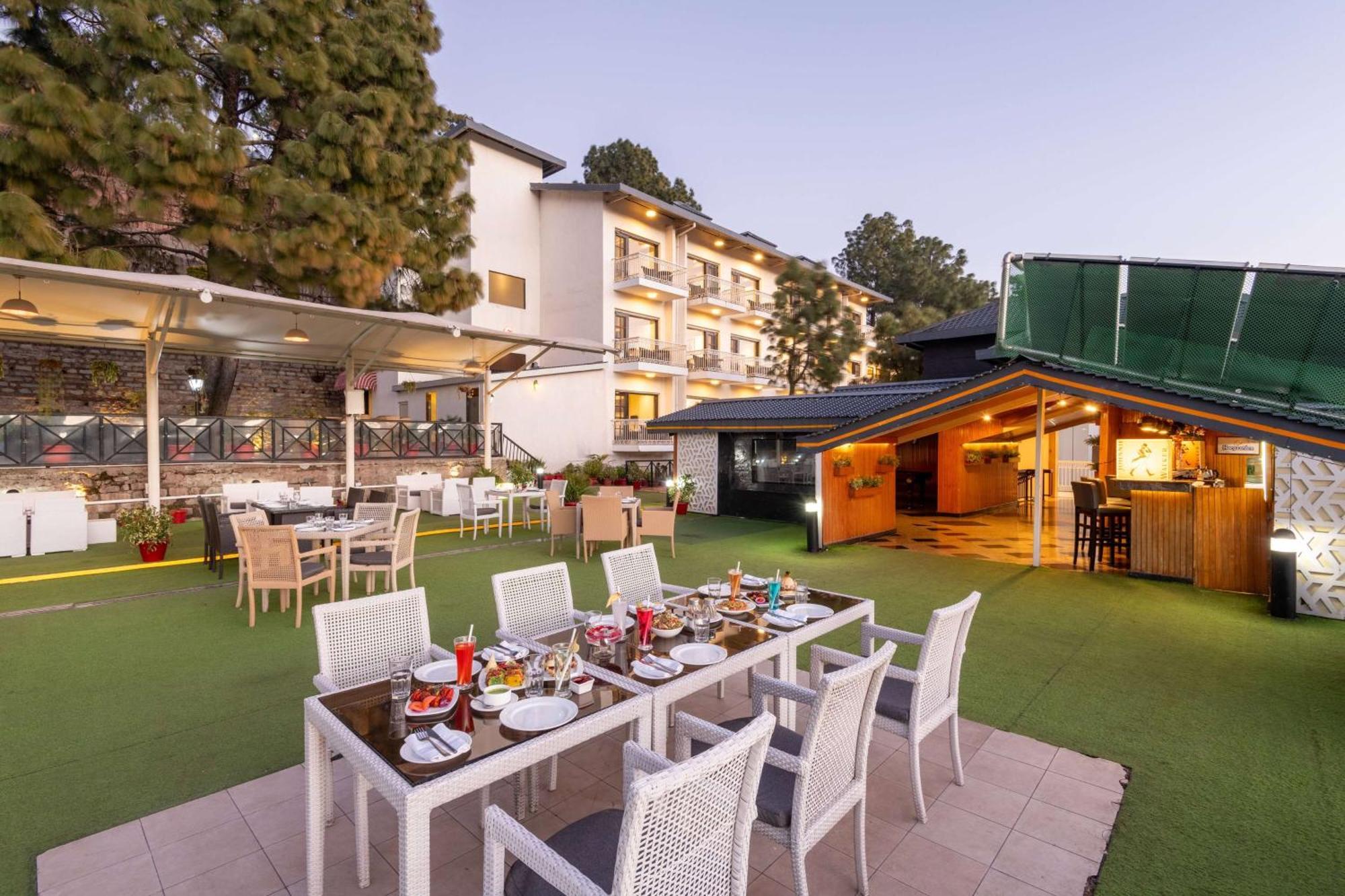 Ramada By Wyndham Kasauli Hotel Exterior photo
